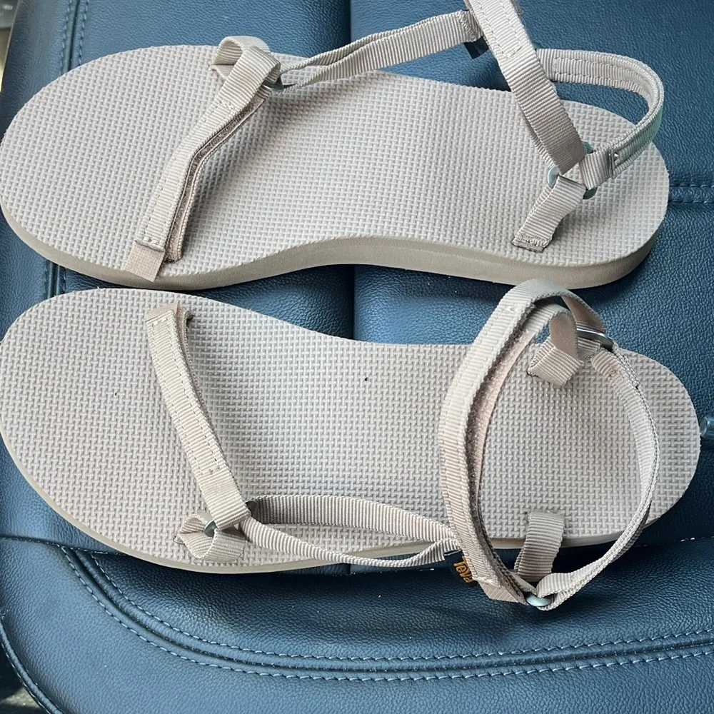 Teva Neutral Beige Strappy Sandals - Picture 1 of 3